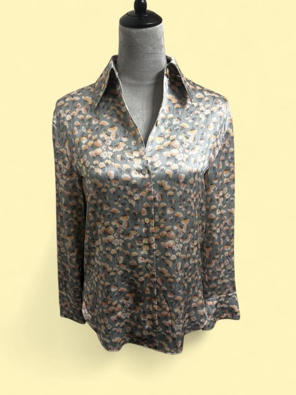 Vince 100% Silk Button Down Blouse Ditsy Floral Sage Grey Peach Size XXS